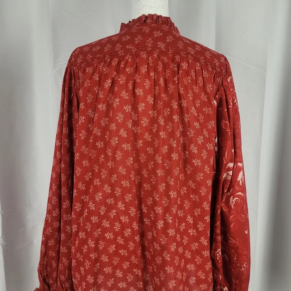 🌻Sundance Red Floral Blouse - Picture 7 of 10